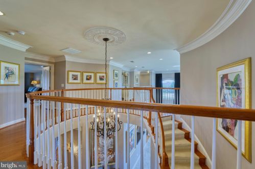 43527 Butler Pl, Leesburg VA 20176-7428 exterior