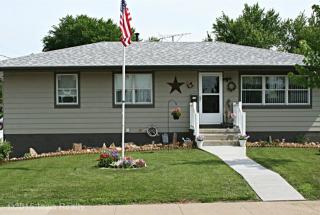213 Pleasant St, Pershing, IA 50138-1607