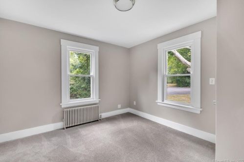 198 Meadow St, Huntington CT  06484-2265 exterior
