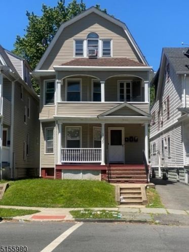 105 Shepard Ave, East Orange, NJ 07018-2813