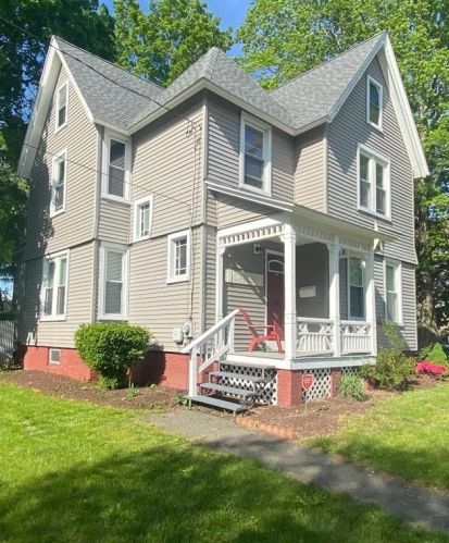 28 Hancock St, Montgomery, MA 01085-3729
