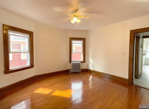 26 Elmwood Ave, Montclair NJ  07042-4508 exterior