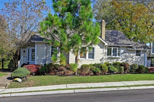 1424 Sommers St, Belmar, NJ 07719-3733