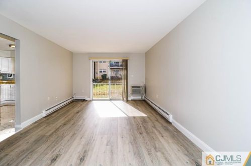 406 Cranbury Rd, East Brunswick NJ  08816-3660 exterior