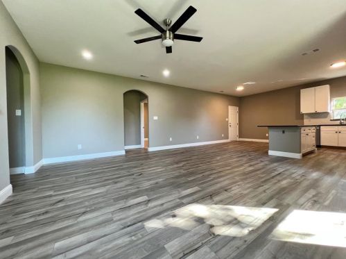 412 Thomas St, Terrell, TX 75160-3832