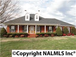 21 Roxey Dr, Fayetteville, TN 37334-7303