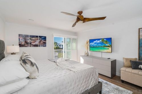 82 Montego Ct, San Diego CA  92118-3251 exterior