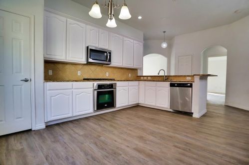 13840 Fall Harvest Dr, Frisco TX 75033-0490 exterior