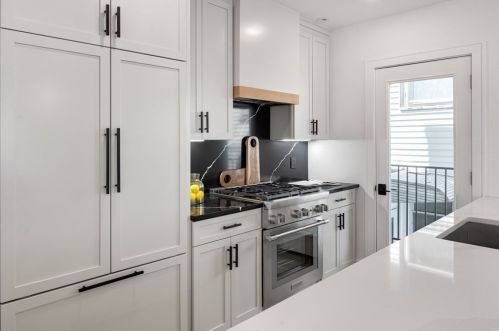 57 Saratoga St, Boston, MA