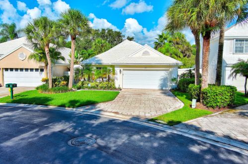 60 Windsor Ln, West Palm Beach, FL 33418-7188