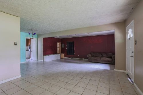 5685 Tall Oaks Dr, Milford OH  45150-2523 exterior