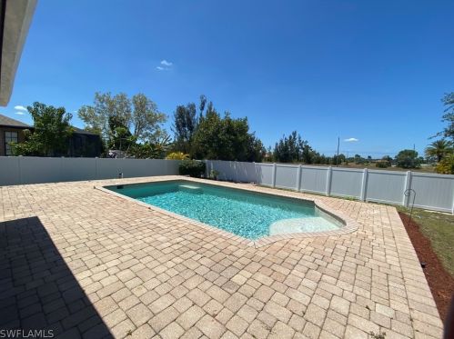 2136 22nd Pl, Cape Coral, FL 33909-4647