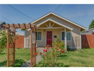 1105 5th Ave, Kelso WA  98626-2416 exterior