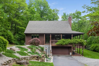 17 Allentown Rd, Waterbury, CT 06716-1122