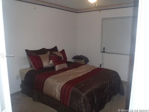 2124 171st Ter, Hollywood FL  33028-2054 exterior