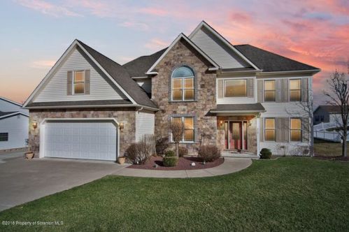 414 Callahan Dr, Mayfield, PA 18433-1505