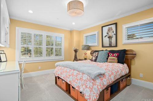 1921 Windward Ln, Newport Beach CA  92660-3816 exterior
