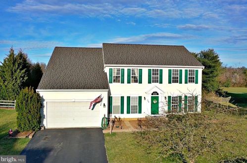 164 Pebble Beach Dr, Charles Town WV  25414-4074 exterior