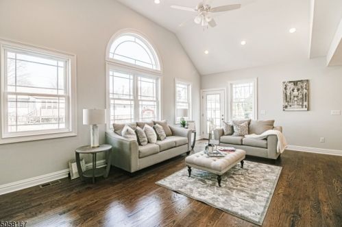 20 Linda Ln, Clark NJ  07066-2631 exterior