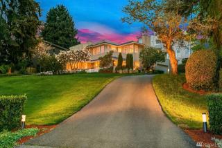 4103 Lake Washington Blvd, Seattle, WA 98056-1555