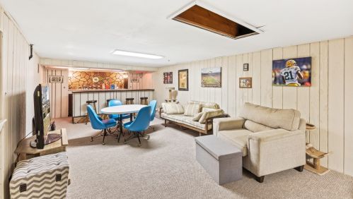 6217 Allerton Ave, Milwaukee WI  53220-3409 exterior