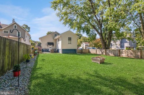 239 Chestnut St, West Deptford NJ  08093-1307 exterior