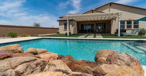 7544 Peppertree Dr, Gilbert AZ  85298 exterior