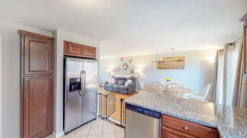 13 Oliver Dr, Hudson NH  03051-3412 exterior