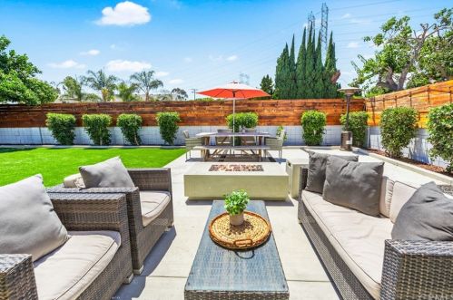 117 Harvard Ln, Seal Beach CA  90740-2508 exterior