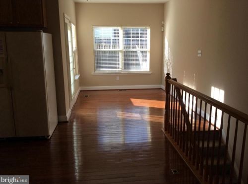 2566 Miranda Ct, Woodbridge VA  22191-5175 exterior
