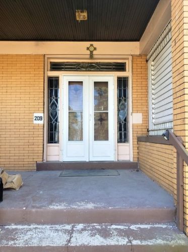 209 Penn Ave, Pittsburgh, PA 15210-2222
