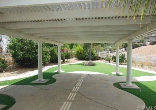 17523 7 Spg Way, Riverside CA 92504-9452 exterior