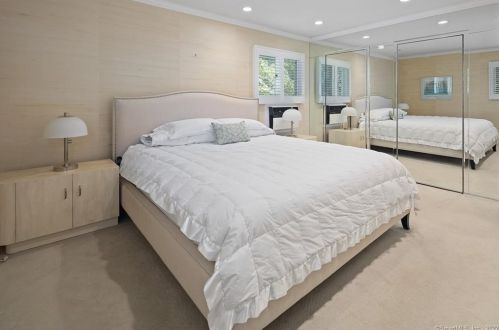 24 Surrey Dr, Norwalk CT  06851-3224 exterior