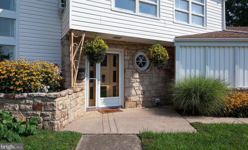 252 Redwood St, Hummelstown PA  17036-2619 exterior