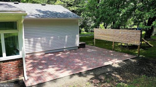 913 Lake Dr, Trenton NJ  08648-4003 exterior