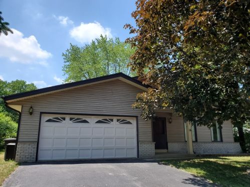 107 Conrad Ln, Mukwonago, WI 53149-1706