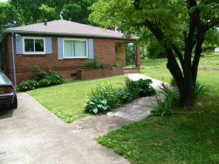 1200 Harmony Ln, Knoxville, TN 37912-5446