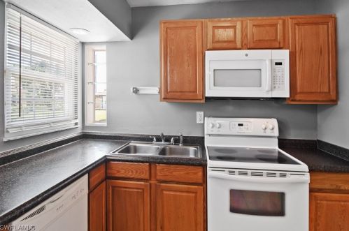 1026 36th Ter, Cape Coral FL  33914-5265 exterior
