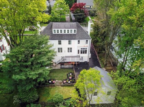 41 Walworth Ave, Scarsdale NY  10583-1433 exterior
