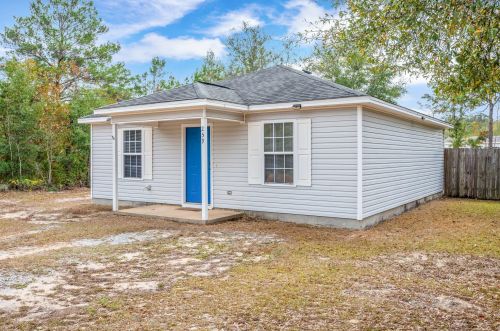 259 Cypress Ave, Defuniak Springs, FL 32433-7539