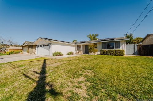 1122 Ivy St, Escondido CA  92026-3031 exterior