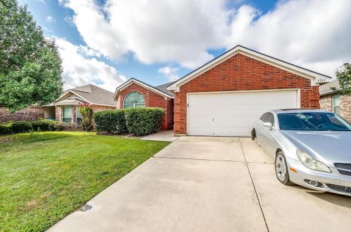 4561 Wheatland Dr, Fort Worth TX  76179-5082 exterior