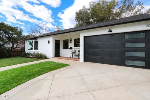 2077 Grand Oaks Ave, Altadena CA  91001-3530 exterior