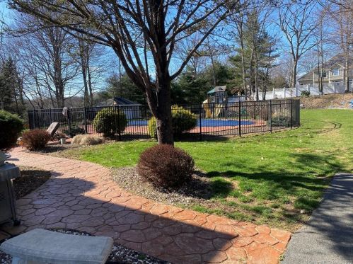 34 Crystal Brook Rd, Waterbury, CT 06716-1343