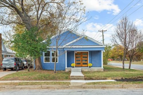 3500 Henderson St, Fort Worth, TX 76110-5043