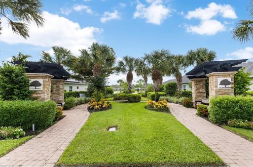 3688 Canopy Cir, Naples FL  34120-0698 exterior