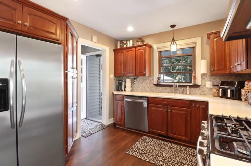 2 3 St, Hobart IN 46342-4306 exterior