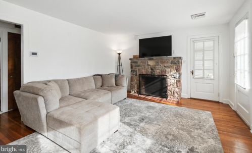 71 7th Ave, Collegeville PA  19426-2107 exterior