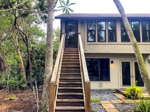 1702 Bunting Ln, Sanibel, FL 33957-4226