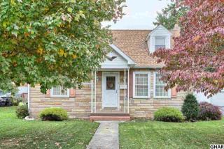 157 Glendale St, Carlisle, PA 17013-2704